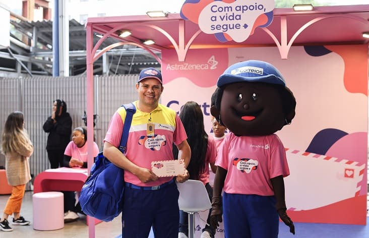 Pela primeira vez, Correios terá uniforme rosa em parceria inédita com a AstraZeneca na campanha de Outubro Rosa “Com Apoio, a Vida Segue”